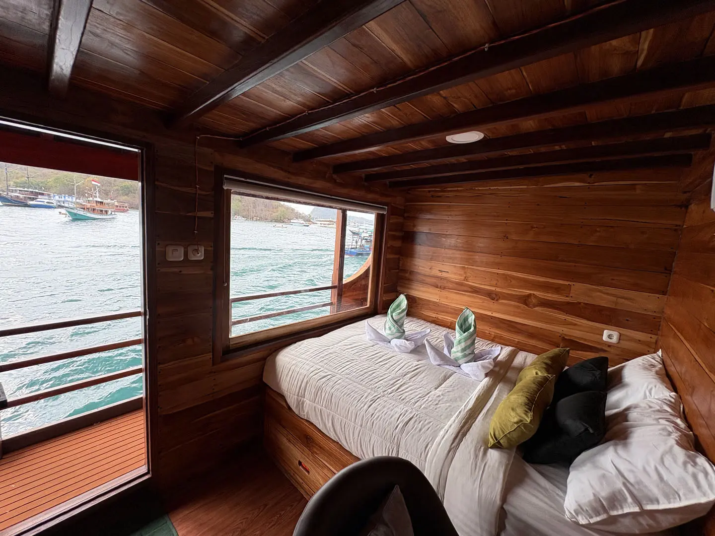 Bedroom Signature Ocean Room 2- Sundari Voyage