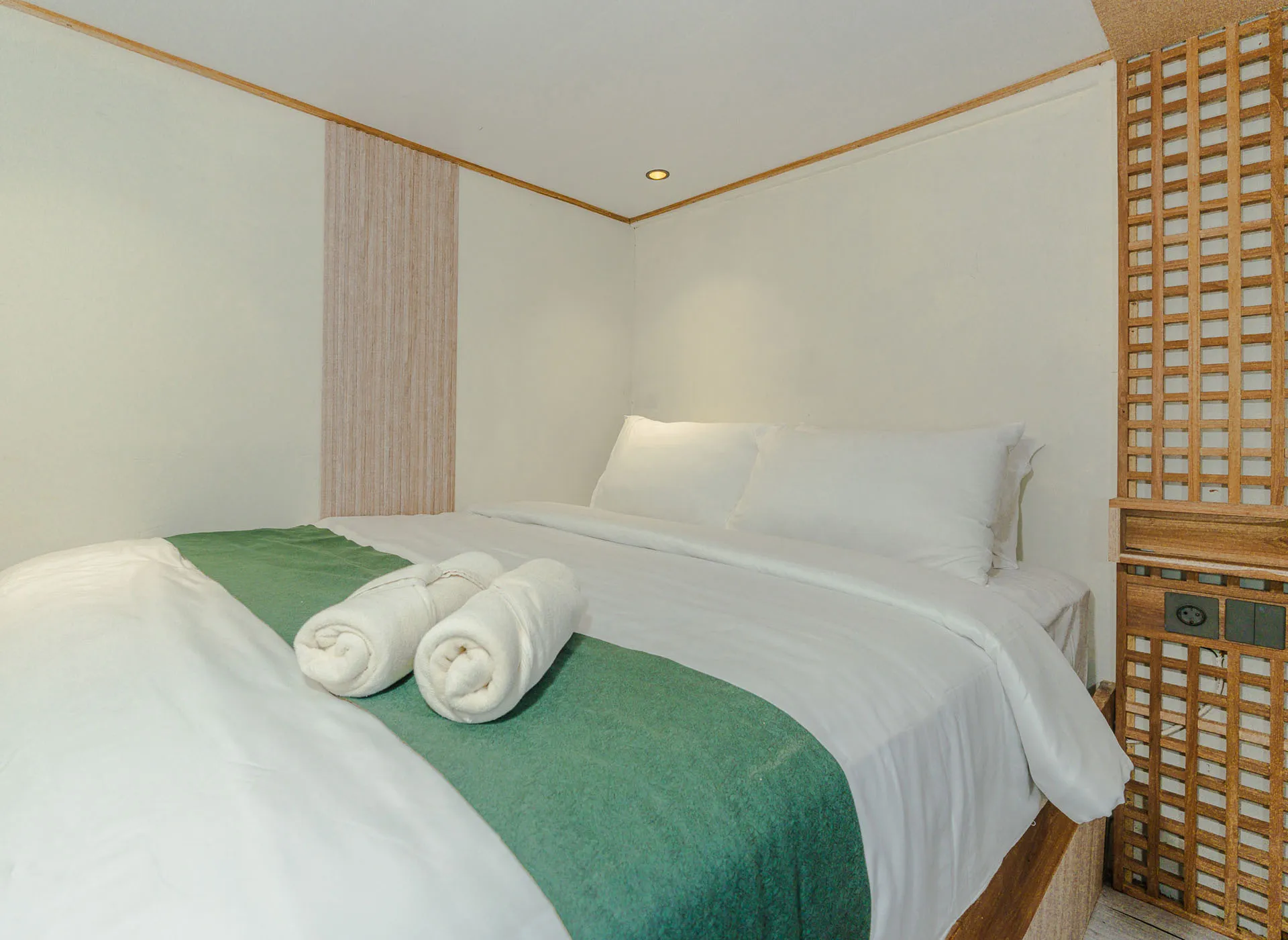 Marea-Superior Cabin-Bedroom